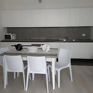 https://jesolo-appartamenti-f2-black-and-white.hotelslidodijesolo.com
